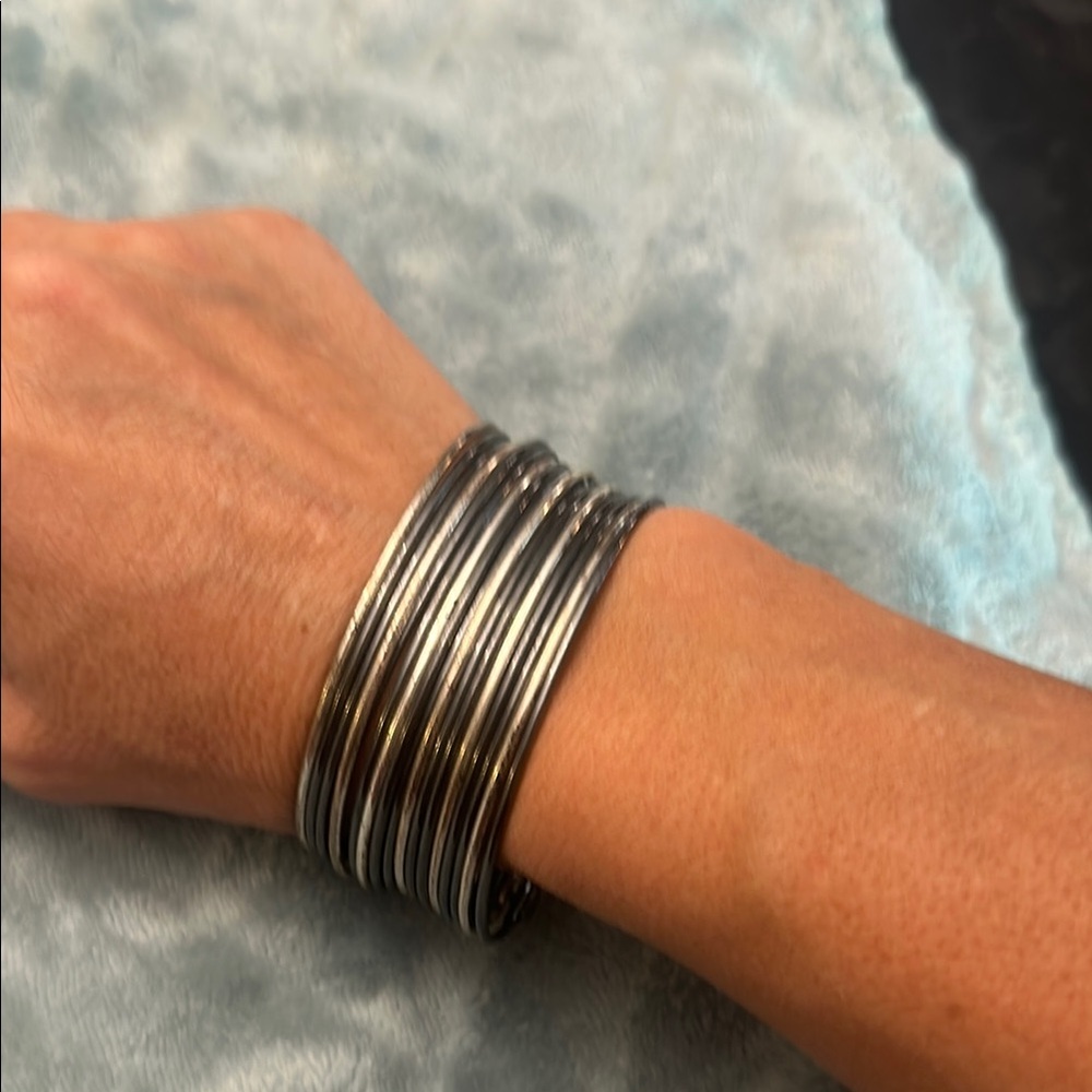 Sleek Silver Cuff Bracelet with Ribbed Design